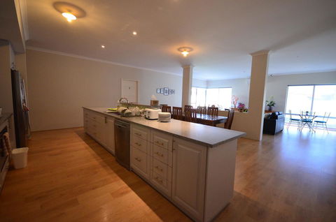 Ellard Bed & Breakfast - Accommodation Rockhampton 14