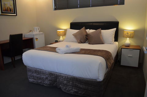 Ellard Bed & Breakfast - Accommodation Rockhampton 0