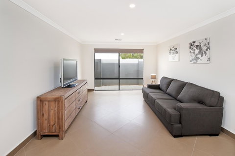 Ocean Walk Abbey Beach - Accommodation Rockhampton 3