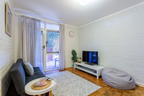 Fremantle Coastal Stay - 1 Bedroom Central Apartment - Accommodation Rockhampton 5