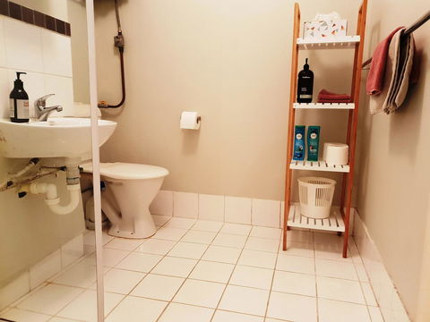 Fremantle Coastal Stay - 1 Bedroom Central Apartment - Accommodation Rockhampton 2
