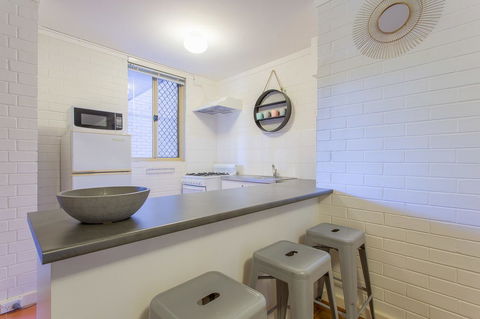 Fremantle Coastal Stay - 1 Bedroom Central Apartment - Accommodation Rockhampton 8