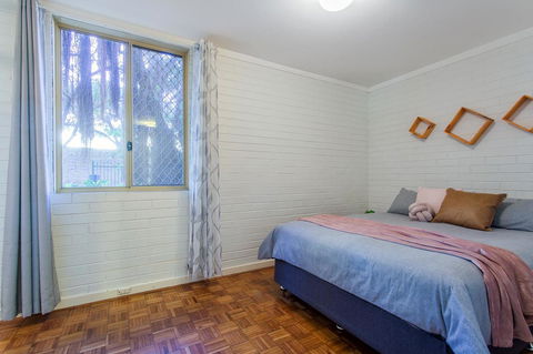 Fremantle Coastal Stay - 1 Bedroom Central Apartment - Accommodation Rockhampton 9