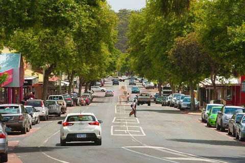 Stylish Colourfull Getaway - Accommodation Rockhampton 15