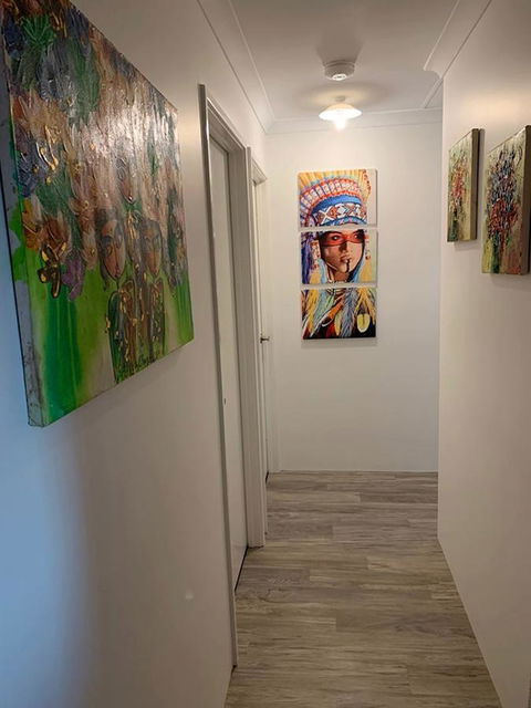 Stylish Colourfull Getaway - Accommodation Rockhampton 10