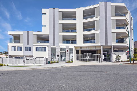 Infinite Apartment Opposite Garden City - Accommodation Rockhampton 14