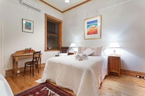 Annie's Victorian Terrace Accommodation Fremantle - Accommodation Rockhampton 11