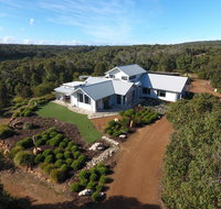 The White House at Wallcliffe Farms - Accommodation Rockhampton