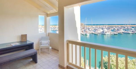 The Marina Hotel - Mindarie - Accommodation Rockhampton 9