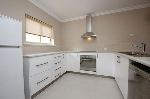The Marina Hotel - Mindarie - Accommodation Rockhampton 8