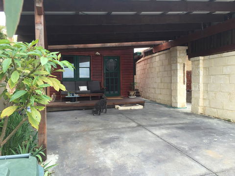 Sunset Cottage - Accommodation Rockhampton 2