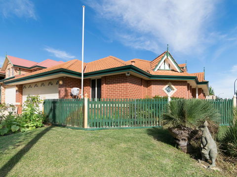 Ascot On Swan Bed & Breakfast - Accommodation Rockhampton 11
