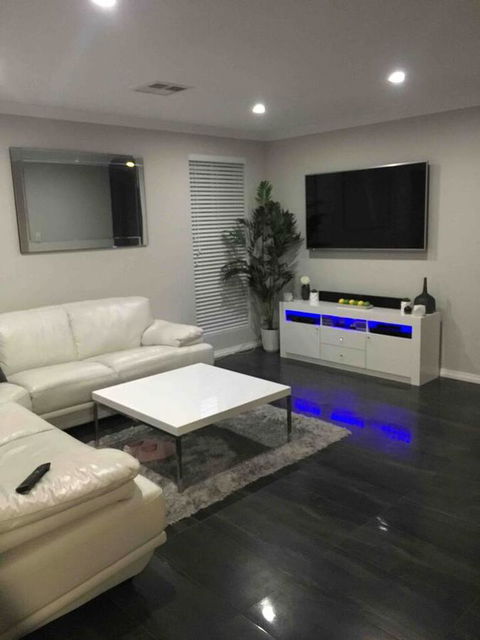 Perth Comfy Stays - Accommodation Rockhampton 6