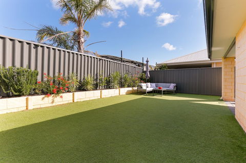 Perth Comfy Stays - Accommodation Rockhampton 10