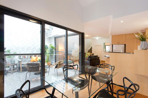 Windows On Pakenham - Accommodation Rockhampton 5