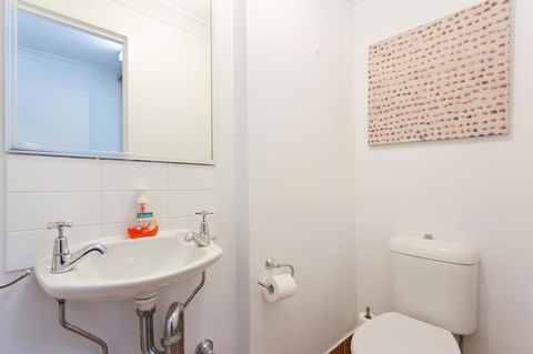 Windows On Pakenham - Accommodation Rockhampton 16