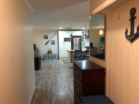 Halls Head Beach House - Accommodation Rockhampton 2