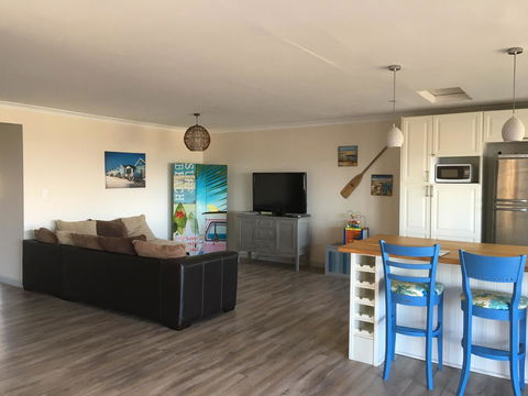 Halls Head Beach House - Accommodation Rockhampton 5