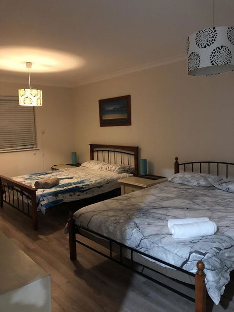 Halls Head Beach House - Accommodation Rockhampton 9