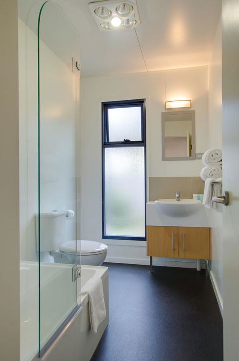 Swansea Beach Chalets - Accommodation Rockhampton 9
