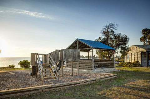 Swansea Beach Chalets - Accommodation Rockhampton 37