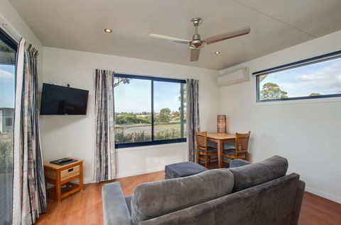 Swansea Beach Chalets - Accommodation Rockhampton 8