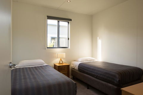 Swansea Beach Chalets - Accommodation Rockhampton 3