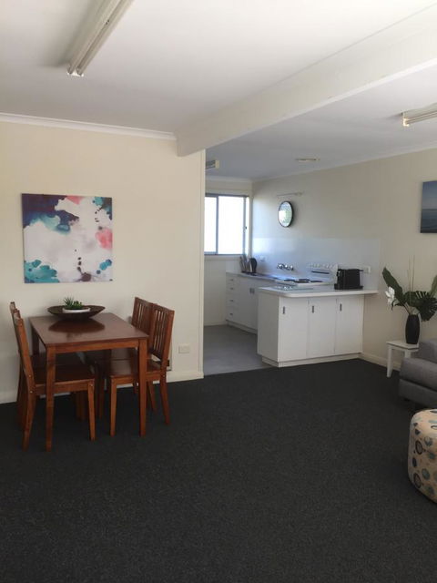 Old Pier Apartments - Accommodation Rockhampton 1