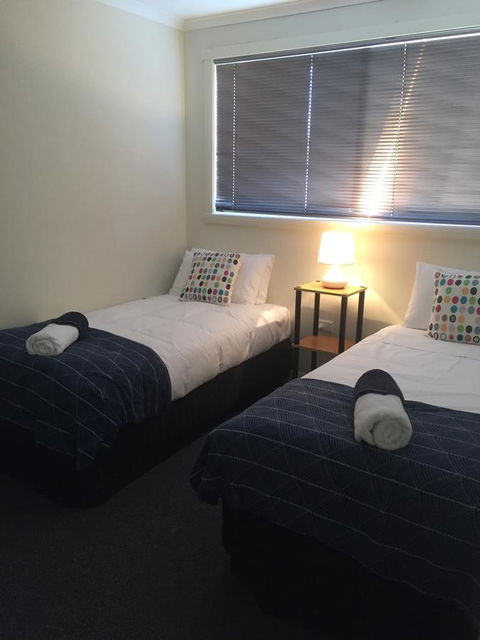 Old Pier Apartments - Accommodation Rockhampton 4