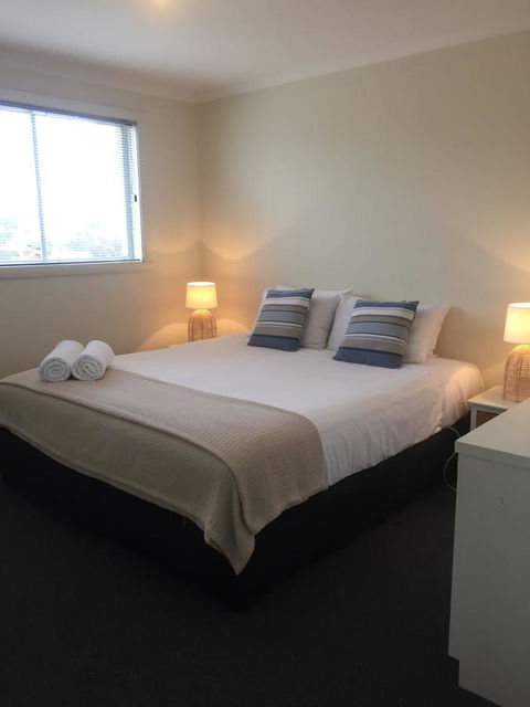 Old Pier Apartments - Accommodation Rockhampton 3