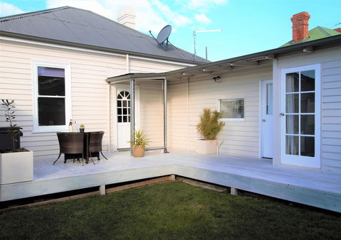 Horlock House - Accommodation Rockhampton 9
