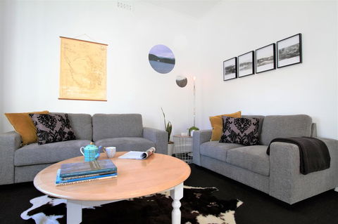 Horlock House - Accommodation Rockhampton 2