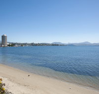 Sandy Bay Waterfront Home - Accommodation Rockhampton