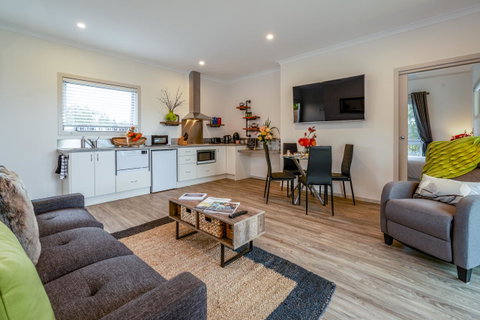 Erriba House - Accommodation Rockhampton 5