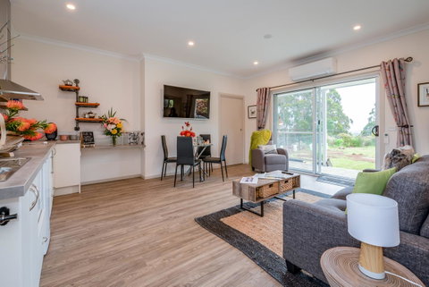 Erriba House - Accommodation Rockhampton 6