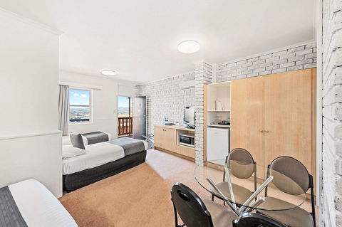 Coach House Launceston - Accommodation Rockhampton 8