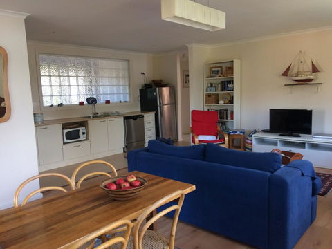 Anchorage Waterfront Retreat - Accommodation Rockhampton 5