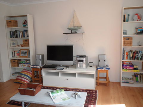 Anchorage Waterfront Retreat - Accommodation Rockhampton 8