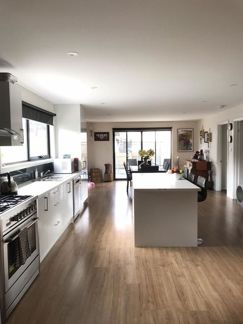 Georges Bay Apartments - Accommodation Rockhampton 10