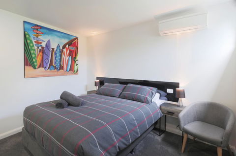 Georges Bay Apartments - Accommodation Rockhampton 23