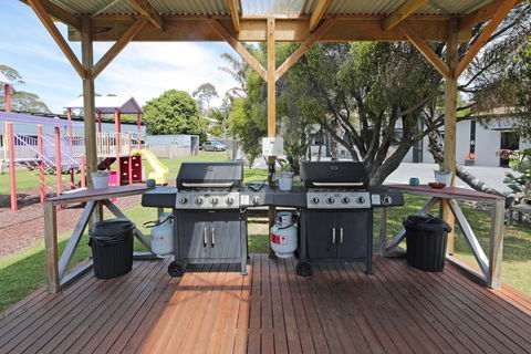 Georges Bay Apartments - Accommodation Rockhampton 40