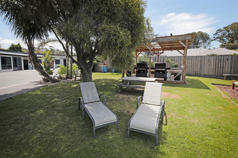 Georges Bay Apartments - Accommodation Rockhampton 39