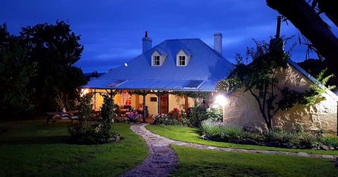 Orford's Sanda House B&B - Accommodation Rockhampton 4