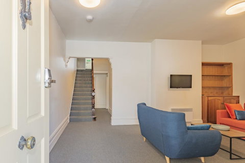 4 Bedroom House - Hobart CBD - Free Parking - Free WIFI - Accommodation Rockhampton 21