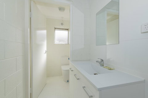 4 Bedroom House - Hobart CBD - Free Parking - Free WIFI - Accommodation Rockhampton 24