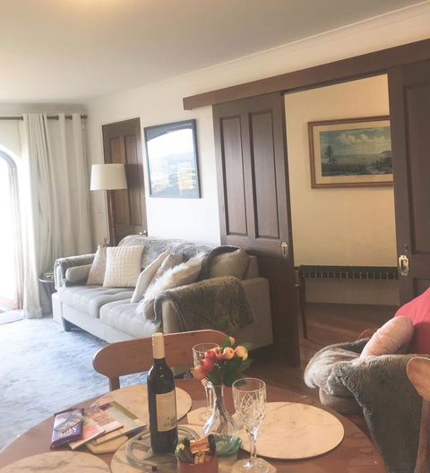 Million Dollar Views - Accommodation Rockhampton 10
