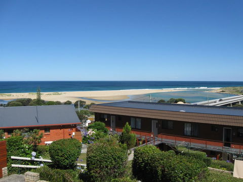 Blue Seas Holiday Villas - Accommodation Rockhampton 0