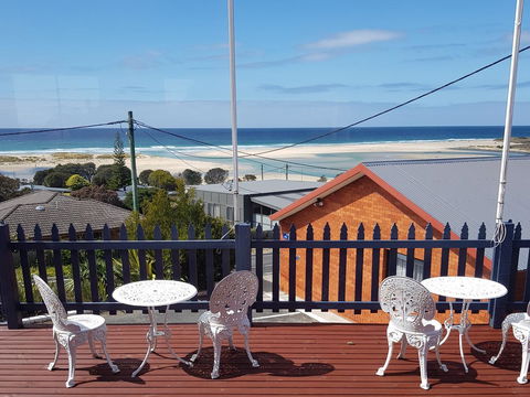 Blue Seas Holiday Villas - Accommodation Rockhampton 4