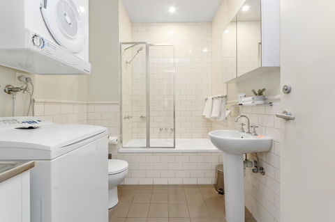 Launceston Central Apartment Hotel Official - Accommodation Rockhampton 13