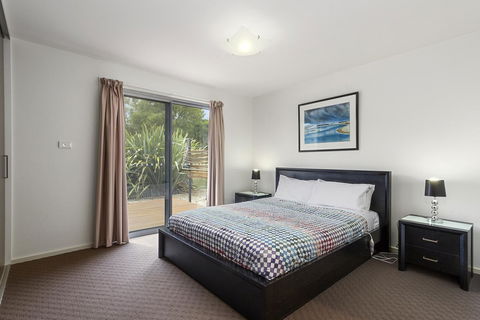 170 Hazards View Drive - Unit 2 - Accommodation Rockhampton 7